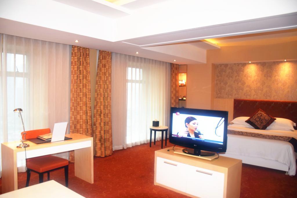 Puxi New Century Hotel Shanghái Exterior foto